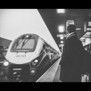 丝袜美女被❌出水视频
